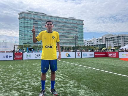 Atleta do Pelci marca gol do título e se torna campeão mundial da Homeless World Cup