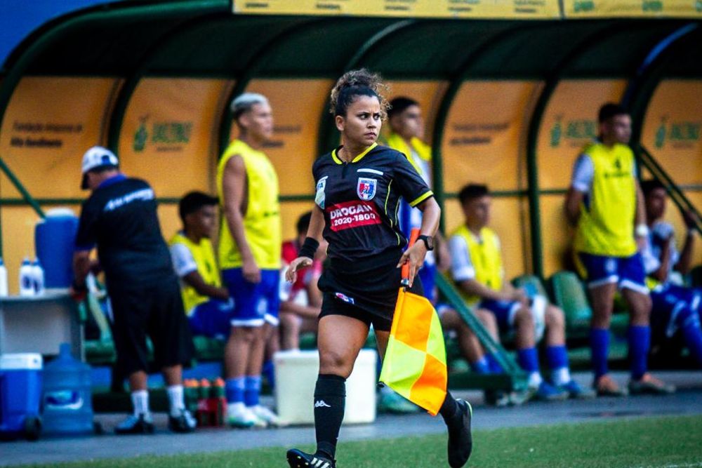 Árbitra amazonense é convidada para apitar jogos da Copa Libertadores Feminina 2024 Árbitra amazonense é convidada para apitar jogos da Copa Libertadores Feminina 2024