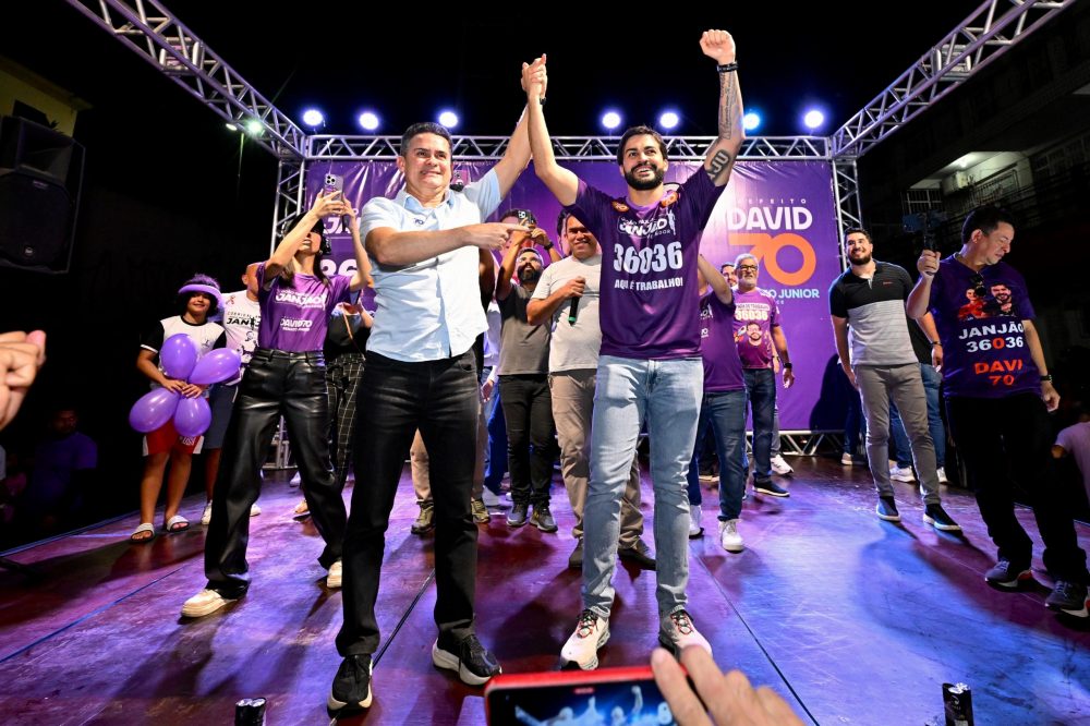 Em comício com apoiadores, David Almeida garante que “o melhor para Manaus ainda está por vir” Em comício com apoiadores, David Almeida garante que “o melhor para Manaus ainda está por vir”