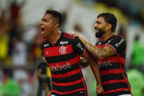 Flamengo sai na frente do Corinthians na semifinal da Copa do Brasil