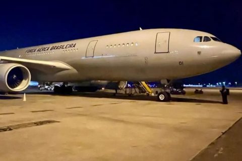 Aeronave da FAB que vai repatriar brasileiros deve chegar ao Líbano nesta sexta