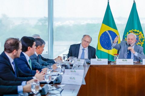 Lula discute medidas para reduzir impactos das apostas esportivas na vida dos brasileiros