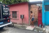 Casal é morto a facadas no bairro Riacho Doce; criança de 10 anos presenciou o crime
