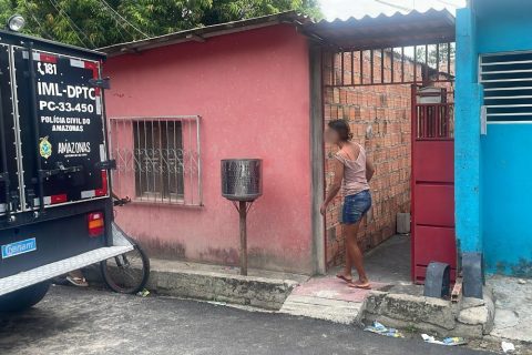 Casal é morto a facadas no bairro Riacho Doce; criança de 10 anos presenciou o crime