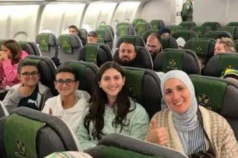 Com 227 resgatados, voo da FAB deixa o Líbano rumo a São Paulo