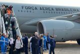 Segundo voo com brasileiros repatriados do Líbano pousa em São Paulo com 227 passageiros
