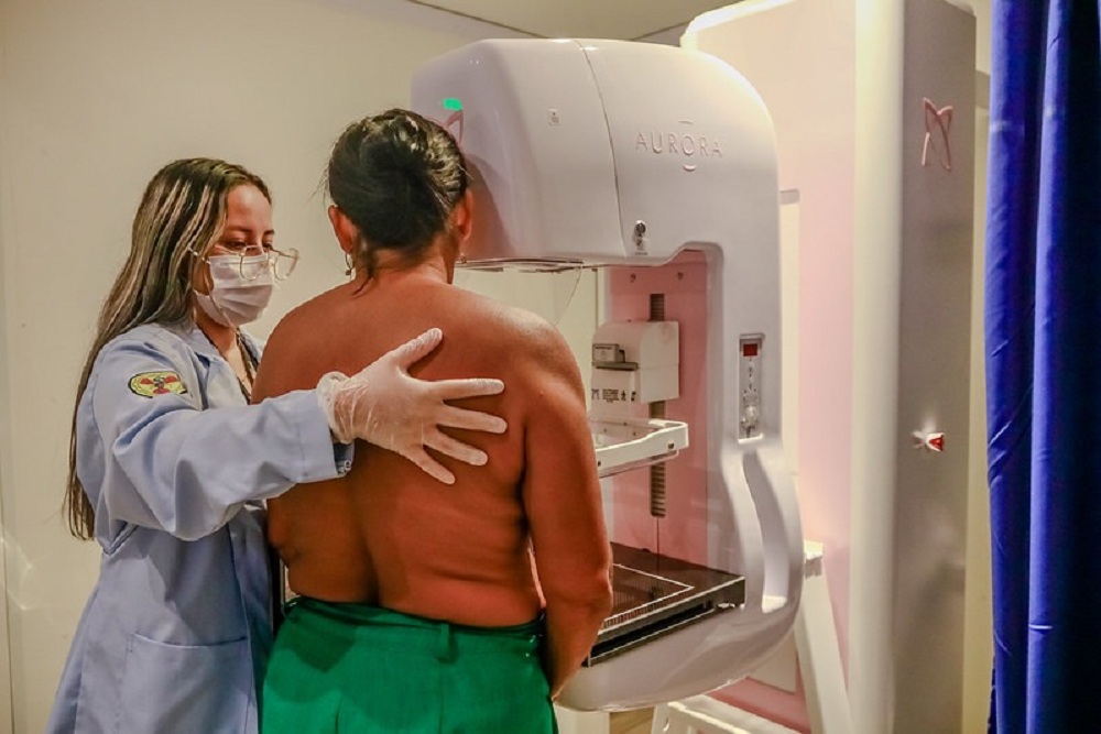 Entidades m&eacute;dicas sugerem aumentar faixa et&aacute;ria para mamografia de rastreamento