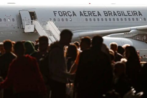 Terceiro voo da FAB com 218 repatriados do Líbano chega ao Brasil