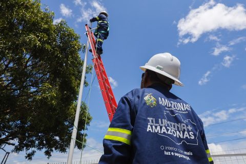 Amazonas conclui a modernização da iluminação pública de Barcelos