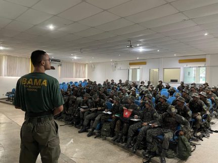 Ibama realiza palestra no CIGS e instrui militares sobre crimes ambientais na Amazônia