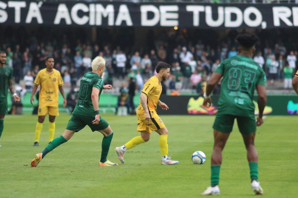 Série B: Fora de casa, Amazonas sofre revés para o Coritiba (PR) e busca recuperação na próxima rodada Série B: Fora de casa, Amazonas sofre revés para o Coritiba (PR) e busca recuperação na próxima rodada