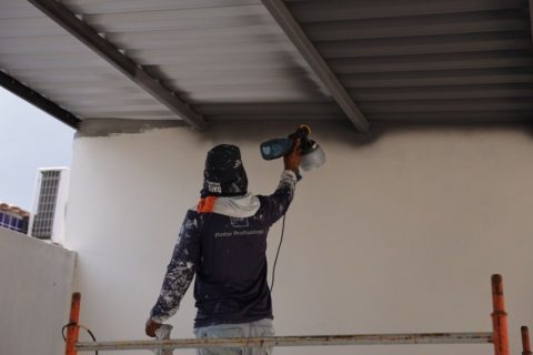 Seminf beneficia moradores do bairro Alfredo Nascimento com reforma no campo do Bebé
