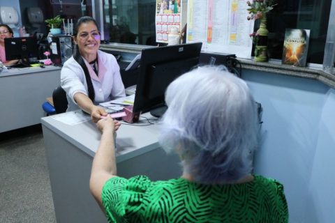 Serviço 'Navegação de Pacientes' agiliza atendimento de mulheres com câncer de mama na FCecon