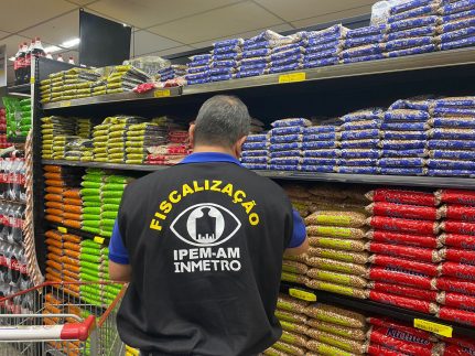 Fiscalização reprova 23 marcas de farinha, arroz e feijão vendidas em Manaus e Região Metropolitana