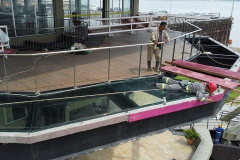 Prefeitura inicia instalação de peças do piso do Skyglass na varanda do mirante Lúcia Almeida