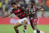 Fluminense supera Flamengo por 2 a 0 e sobe na tabela do Brasileirão