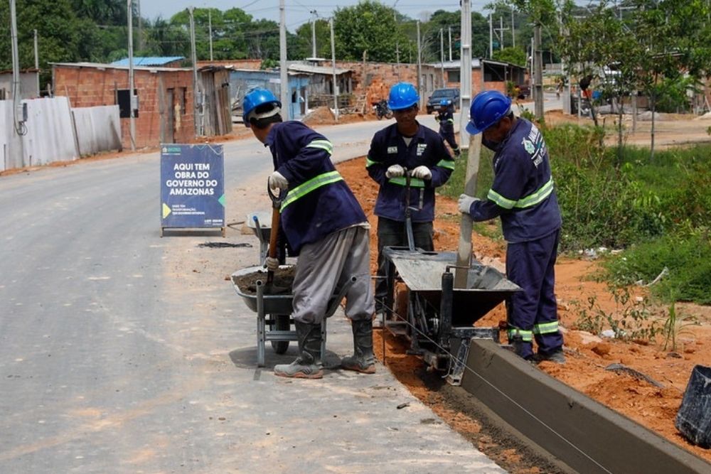 Obras do programa Asfalta Amazonas chegam a 90% de execução no bairro Tarumã Obras do programa Asfalta Amazonas chegam a 90% de execução no bairro Tarumã