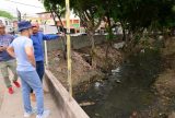 Prefeito David Almeida vistoria limpeza e revitalização do igarapé do Coroado