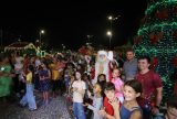 Complexo turístico Ponta Negra ganha decoração e luzes de Natal