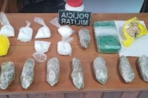 Passageiro de táxi é preso com drogas durante abordagem policial em Boca do Acre