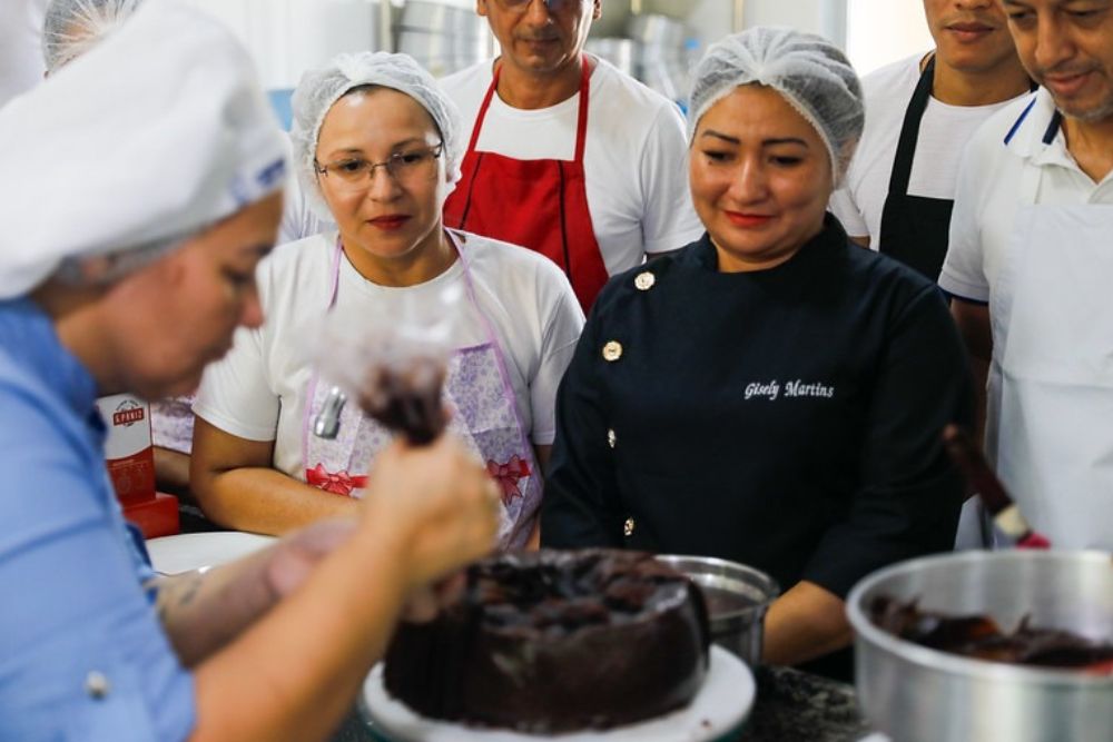 Escola de Gastronomia Bernardo Ramos já qualificou mais de 500 alunos para o mercado de trabalho em Manaus Escola de Gastronomia Bernardo Ramos já qualificou mais de 500 alunos para o mercado de trabalho em Manaus