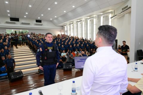 Prefeito David Almeida forma 230 novos agentes da Guarda Municipal