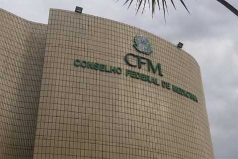 Resolução do CFM sobre tratamento de adolescentes trans é alvo de contestação no STF