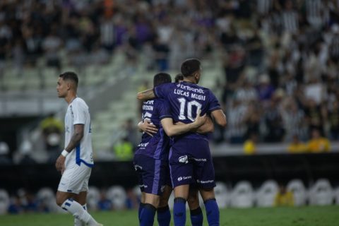 Ceará bate Avaí por 2 a 0 no Castelão e se aproxima do G-4 da Série B