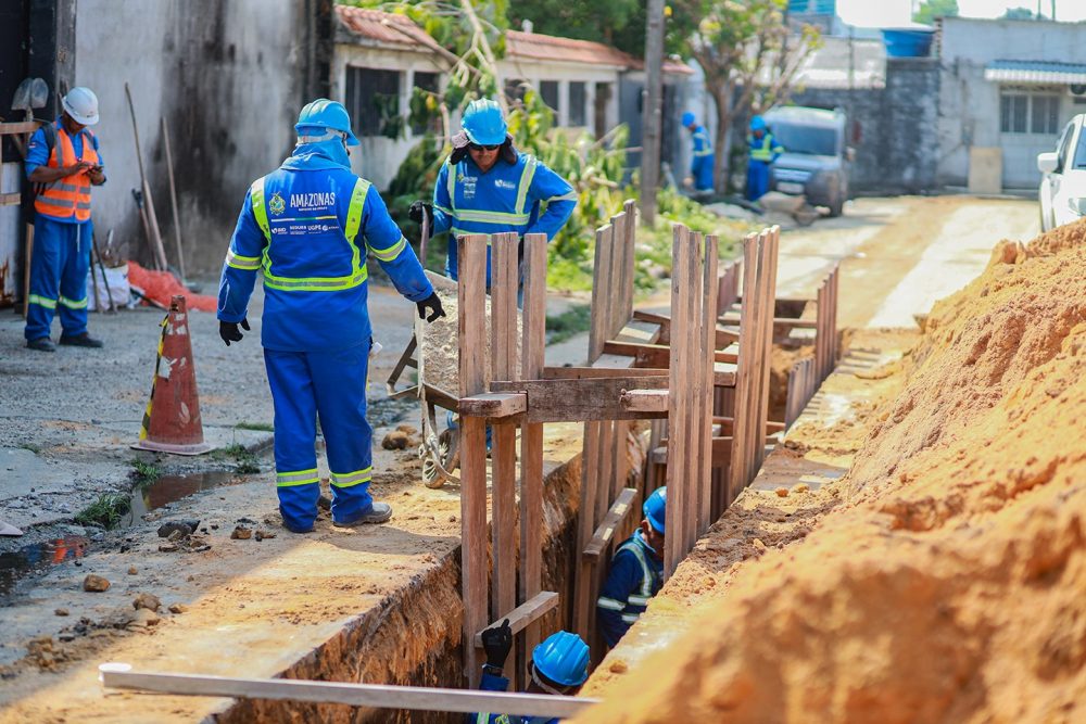 Obras de esgotamento sanitário avançam nas zonas sul e leste de Manaus Obras de esgotamento sanitário avançam nas zonas sul e leste de Manaus