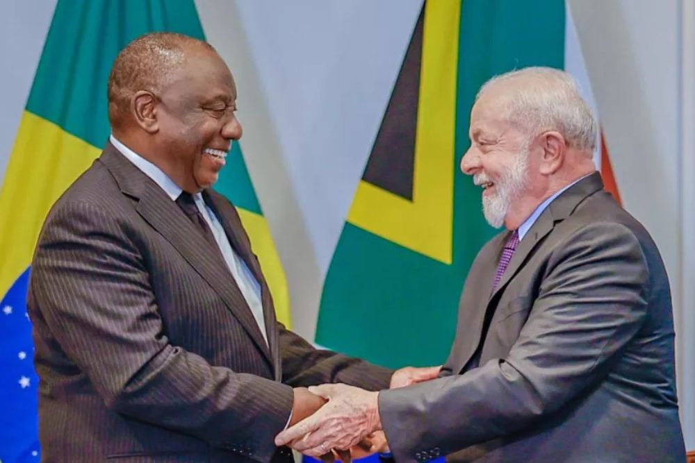 Lula conversa por telefone com presidente da África do Sul Lula conversa por telefone com presidente da África do Sul