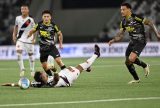 Botafogo atropela Vasco no Nilton Santos e dispara na liderança do Brasileirão
