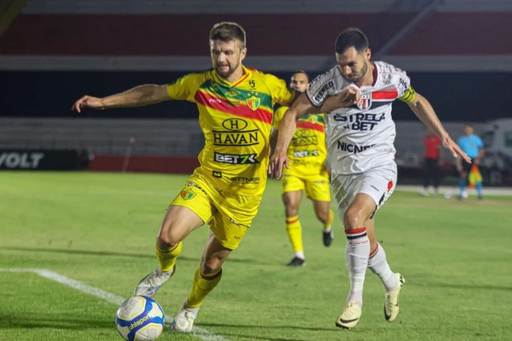 Série B: Botafogo-SP marca nos acréscimos e arranca vitória sobre o Brusque Série B: Botafogo-SP marca nos acréscimos e arranca vitória sobre o Brusque