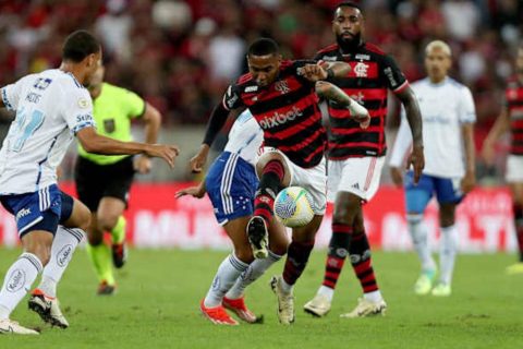 Em Belo Horizonte, Cruzeiro recebe o Flamengo e busca primeira vitória sob o comando de Diniz
