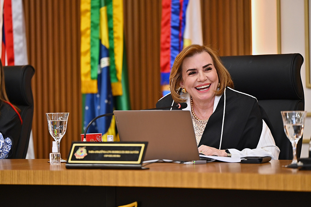 Yara Lins até 2027 Yara Lins até 2027