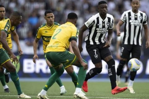 Brasileirão: Botafogo empata com Cuiabá e vantagem na liderança diminui
