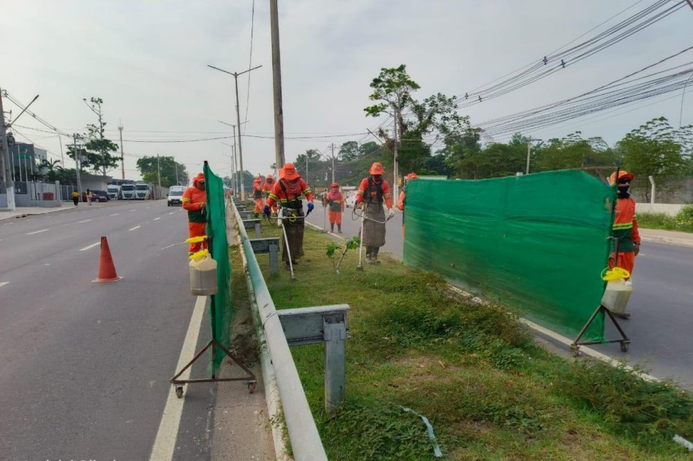 Estrada do Turismo recebe manutenção e limpeza na Zona Oeste de Manaus Estrada do Turismo recebe manutenção e limpeza na Zona Oeste de Manaus