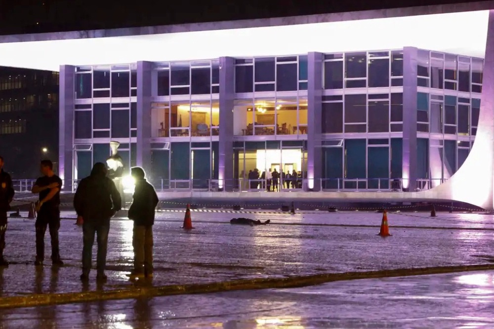 Polícia encontra explosivos na casa de autor de atentado em Brasília Polícia encontra explosivos na casa de autor de atentado em Brasília