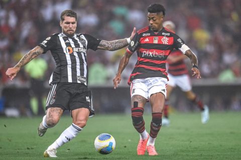 Brasileirão: David Luiz perde pênalti e Flamengo empata com Atlético-MG