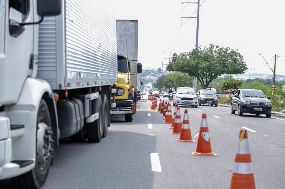 Detran-AM: Mais de 2 mil caminhões são autuados por oferecer risco de acidentes de trânsito em Manaus
