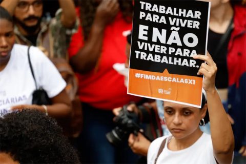 Manifestação promove fim da ‘escala 6×1’ em Manaus
