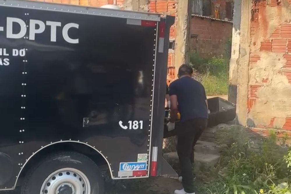 Criminosos invadem casa e executam homem a tiros na comunidade Nossa Senhora de Fátima Criminosos invadem casa e executam homem a tiros na comunidade Nossa Senhora de Fátima