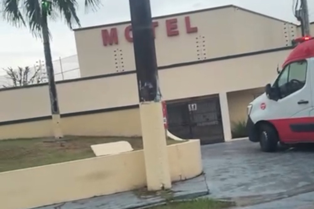 Homem morre ao passar mal em motel no bairro Compensa Homem morre ao passar mal em motel no bairro Compensa