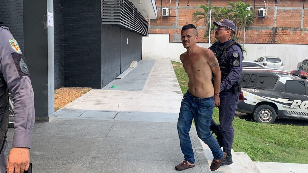 Suspeito de matar homem com mais de 15 facadas é preso em Manaus Suspeito de matar homem com mais de 15 facadas é preso em Manaus