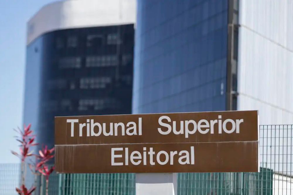 TSE cita diversidade e rejuvenescimento de eleitos empossados
