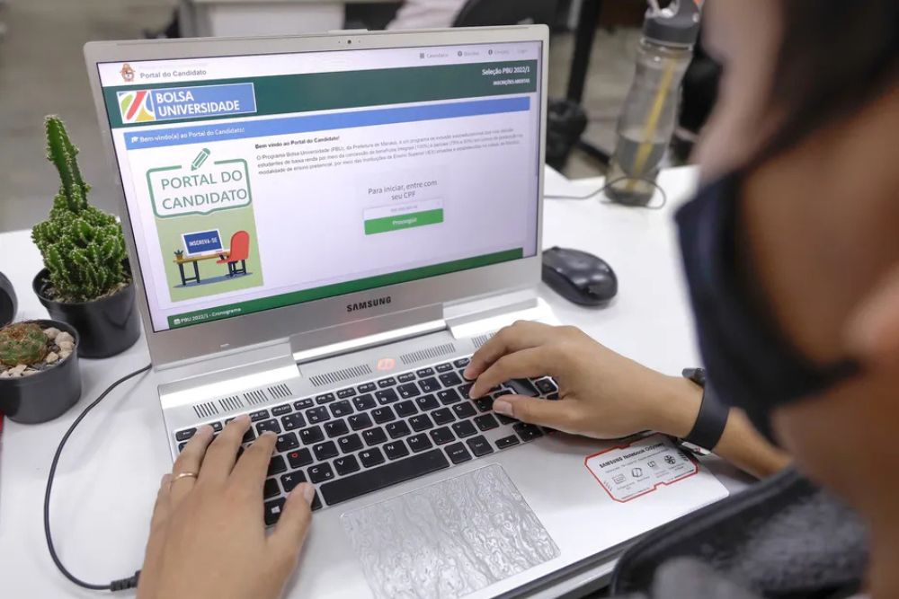 Prefeitura de Manaus lança edital do Programa Bolsa Universidade 2025 na segunda-feira