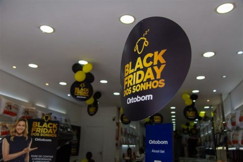 Shoppings de Manaus estendem horários para a Black Friday nesta sexta-feira (29)