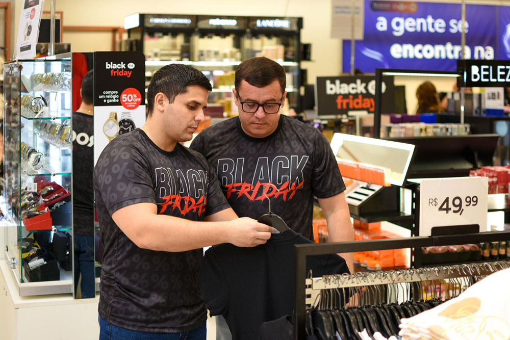 Black Friday: lojas de departamento são autuadas por maquiagem de preços Black Friday: lojas de departamento são autuadas por maquiagem de preços