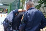 Homem é preso após trocar tiros com a polícia em frente ao Fórum Henoch Reis