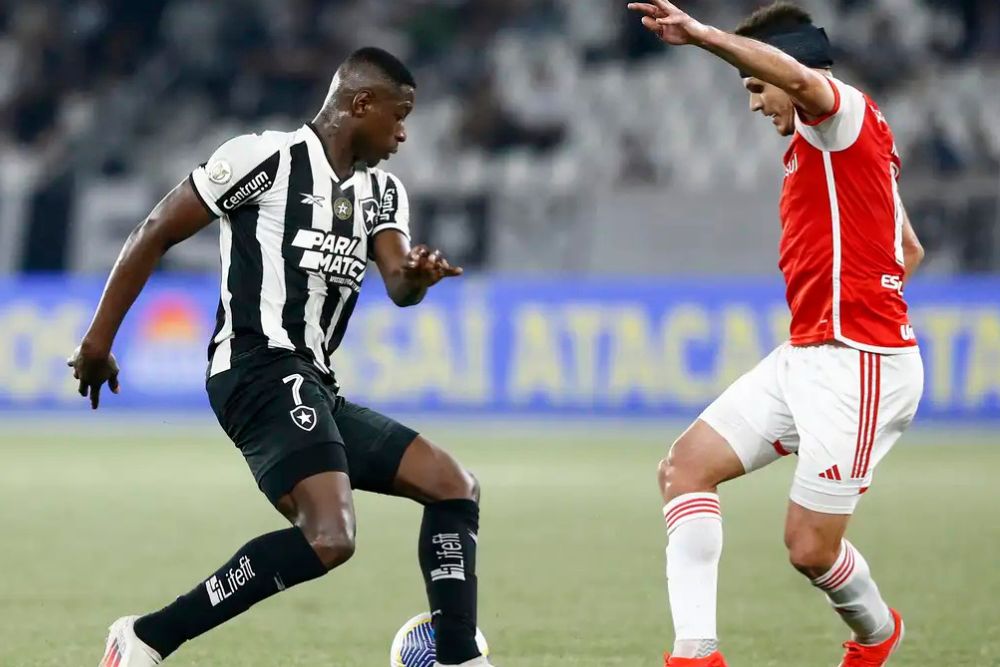 Botafogo visita o Inter para tentar garantir o t&iacute;tulo do Brasileiro