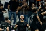 Depay brilha e Corinthians vence para ficar perto da Pré-Libertadores